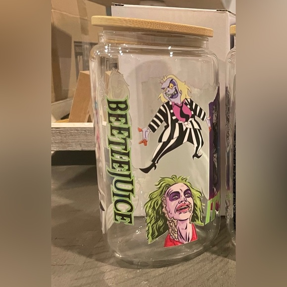 Beetle juice glass cup with bamboo lid - Picture 2 of 2